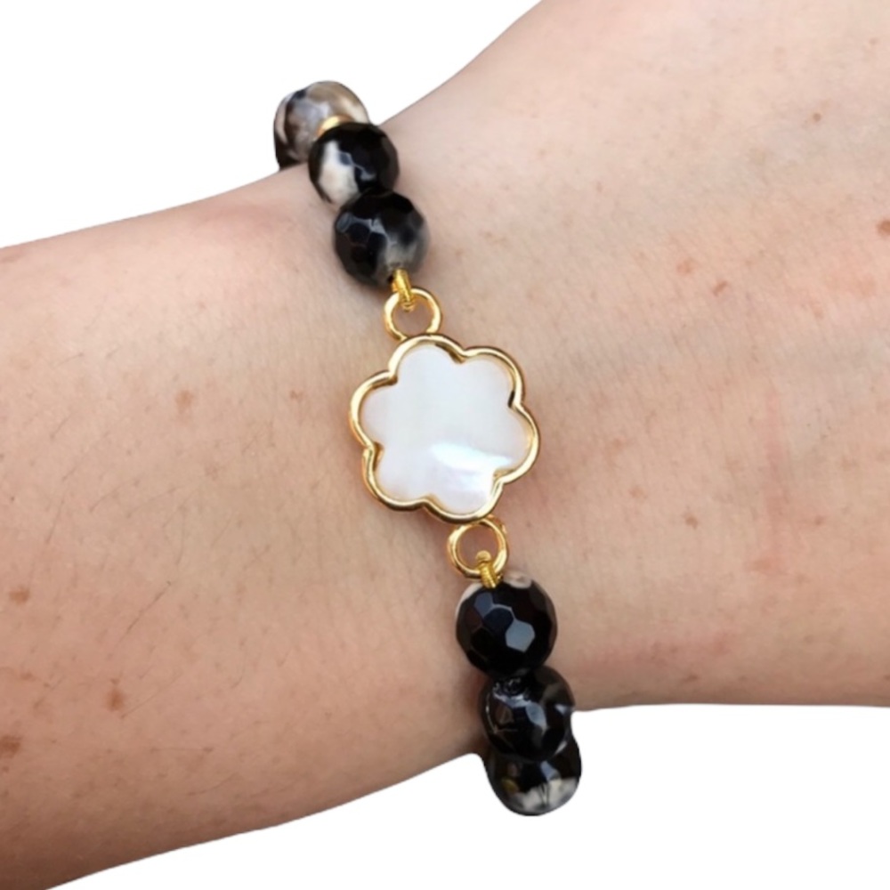 Mother of Pearl Flower Agate Beaded stretch Bracelet